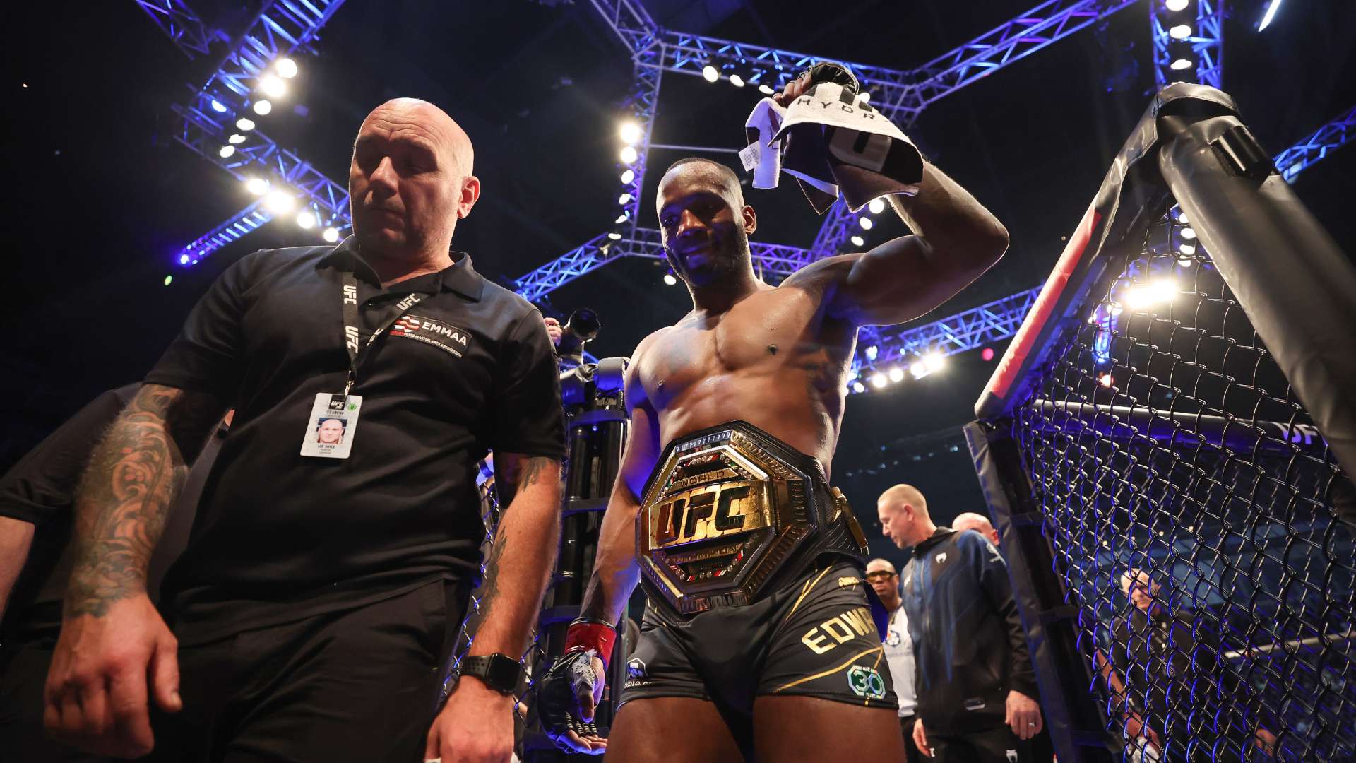 倫理提出了 倫理提出了